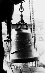 Glocke im Turmfenster